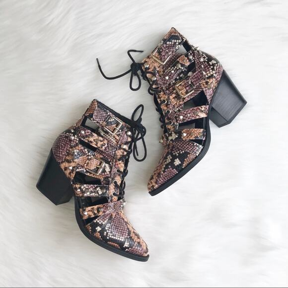 Sam Edelman Elena Studded Cutout Ankle Boot Snake Print - Picture 1 of 8